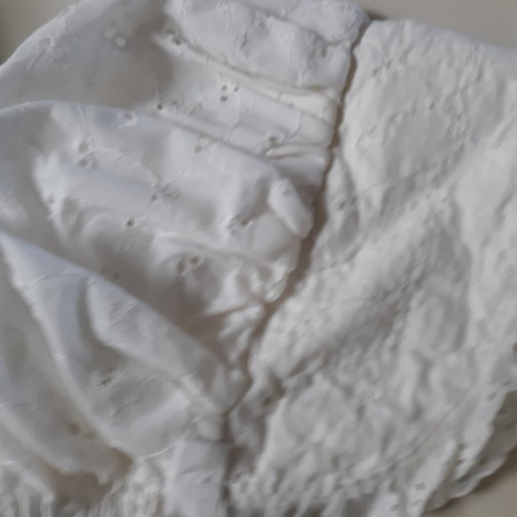 VINTAGE EYLET AND LACE BONNETS SET OF 2 - Picture 1 of 5